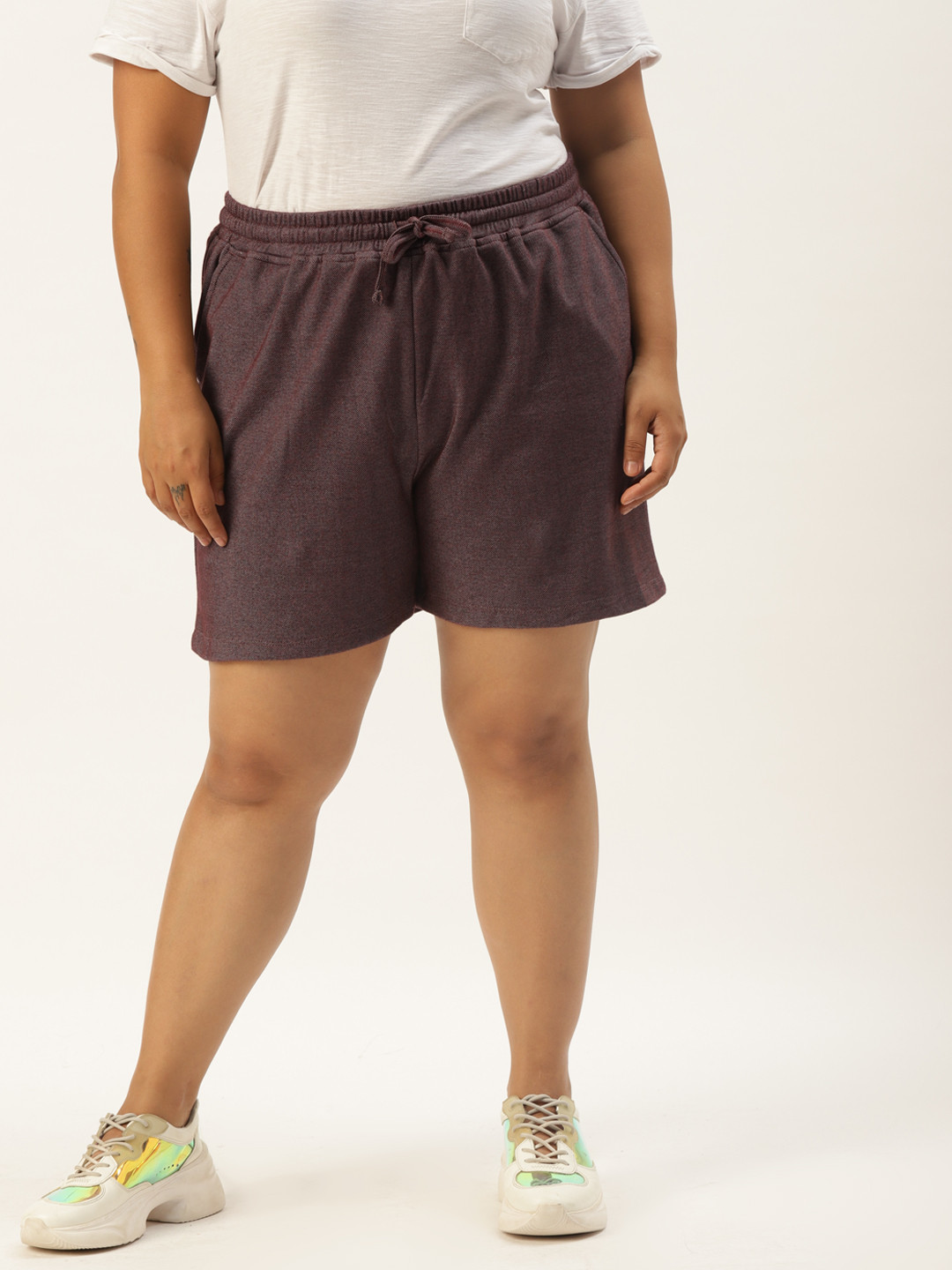 

Rute Women Plus Size Burgundy Solid Cotton Shorts