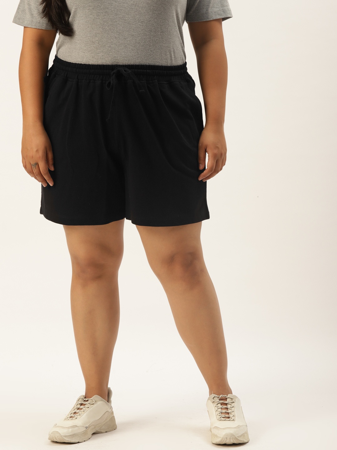

Rute Women Plus Size Black Solid Cotton Shorts