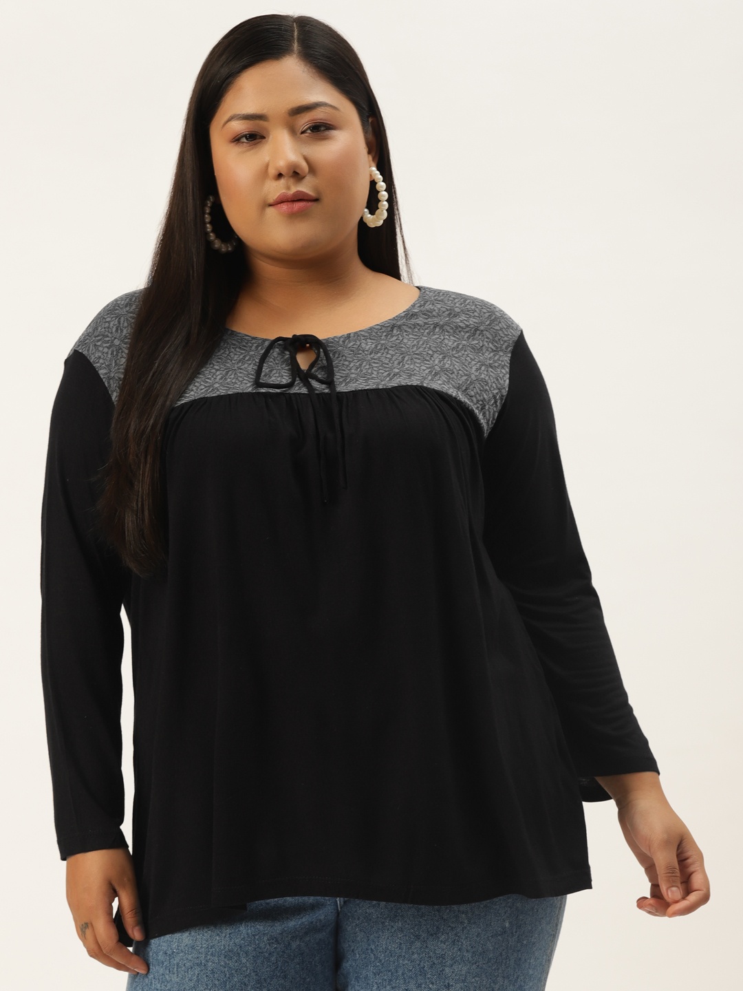 

Rute Women Plus Size Black & Charcoal Grey Colourblocked Cotton Tie-Up Neck Top