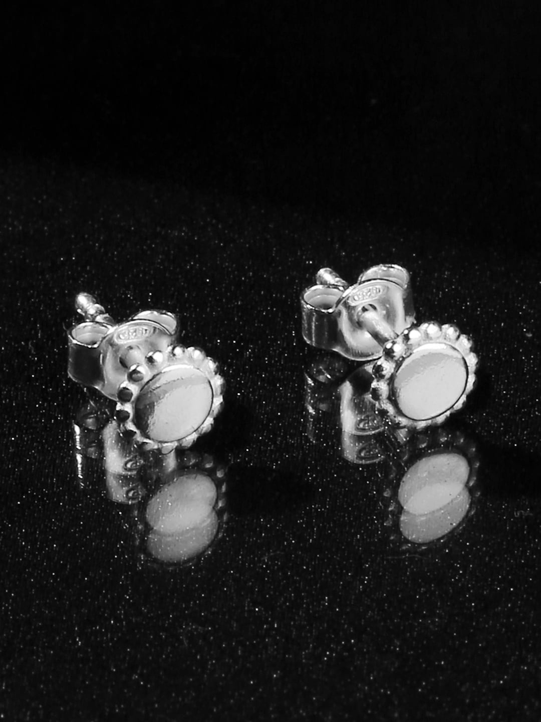 

Accessorize London 925 Pure Sterling Silver Contemporary Studs Earrings