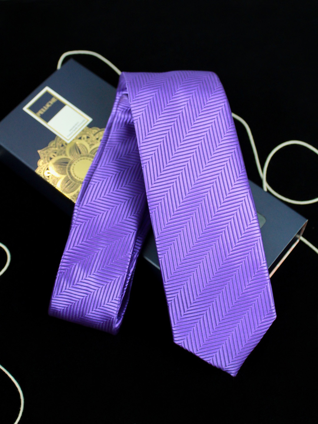 

PELUCHE Unisex Purple Woven Design Broad Tie