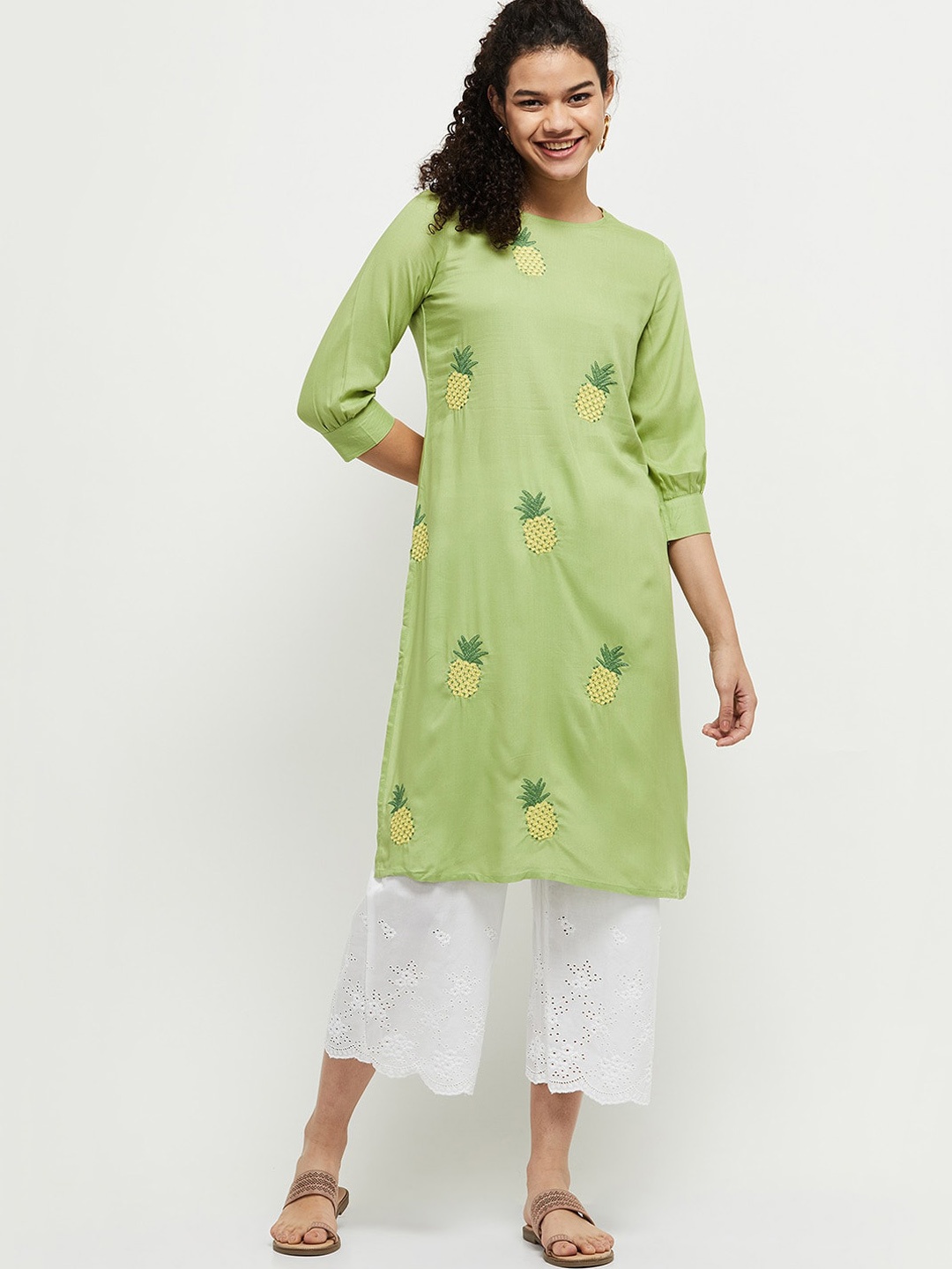 

max Women Green & Yellow Quirky Embroidered Kurta