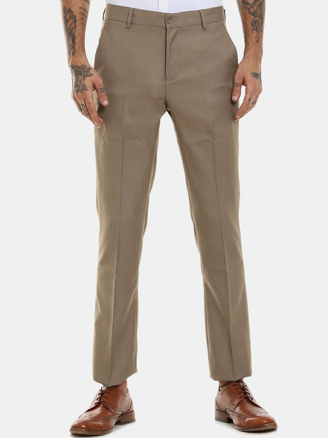 

Excalibur Men Beige Solid Regular-Fit Chino Trousers