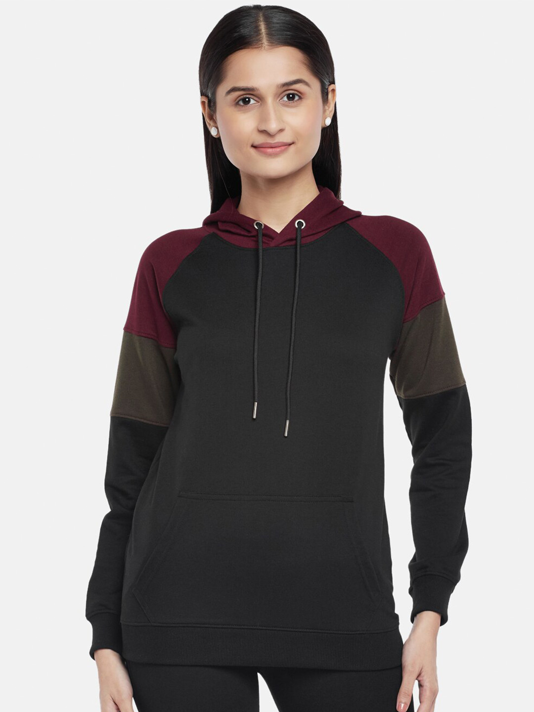

People Women Black & Maroon Colourblocked Hooded Sweatshirt