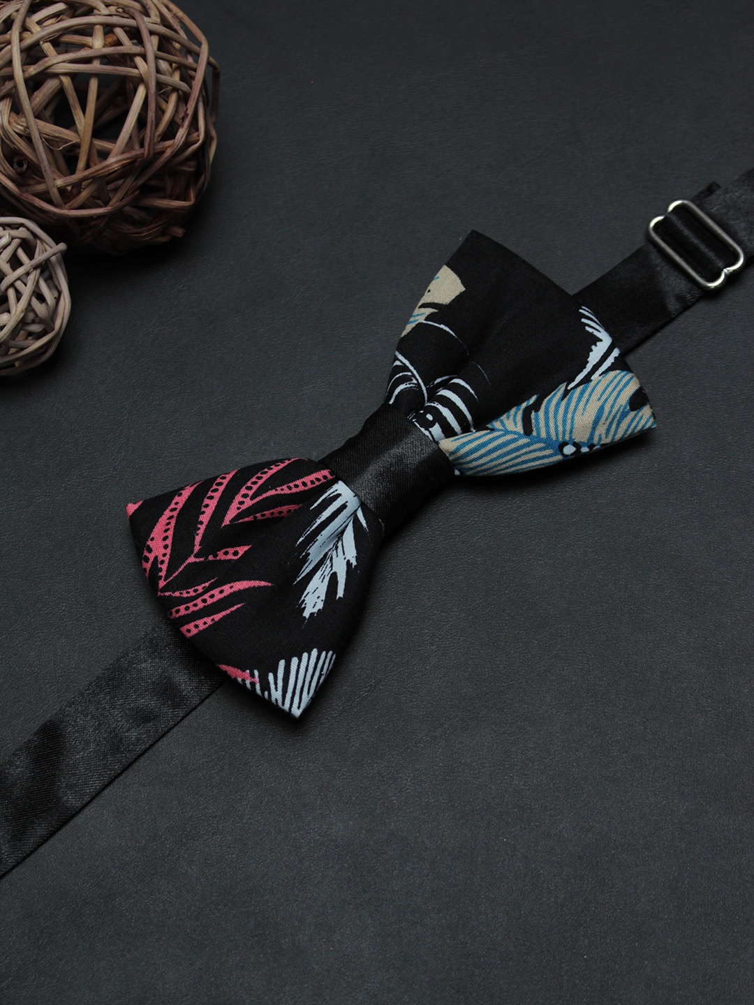 

PELUCHE Men Black & Pink Printed Bow Tie