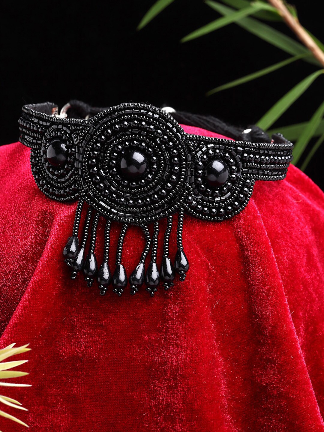 

Moedbuille Black Brass Silver-Plated Choker Necklace