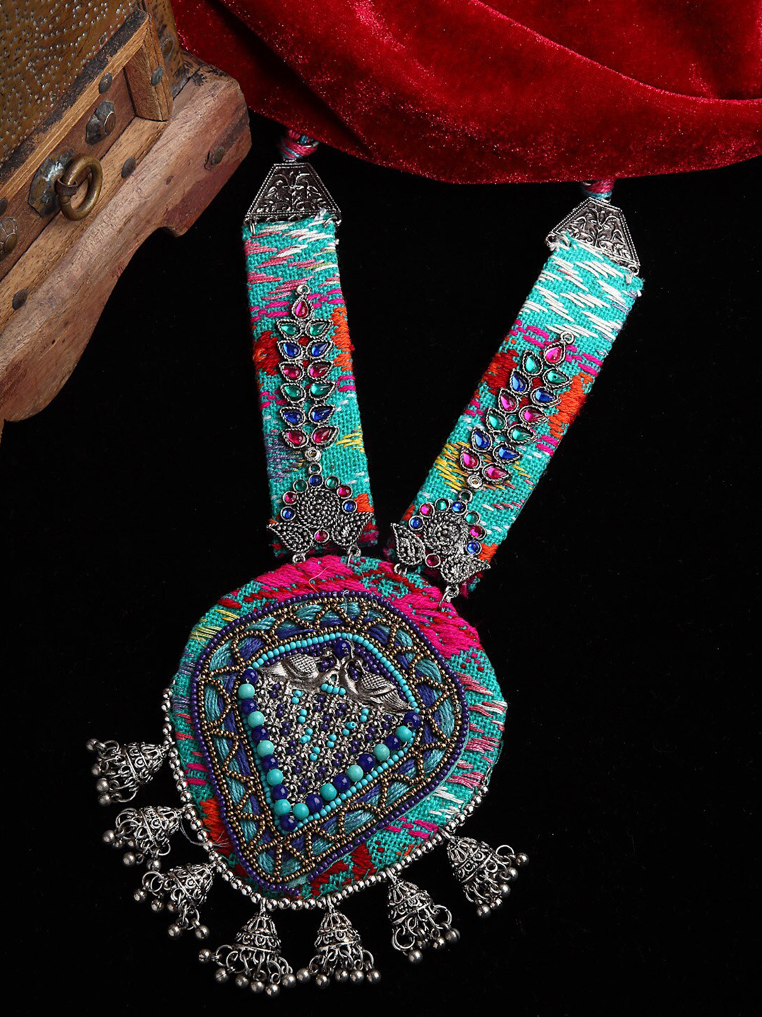 

Moedbuille Silver-Toned & Turquoise Blue Brass Silver-Plated Handcrafted Necklace