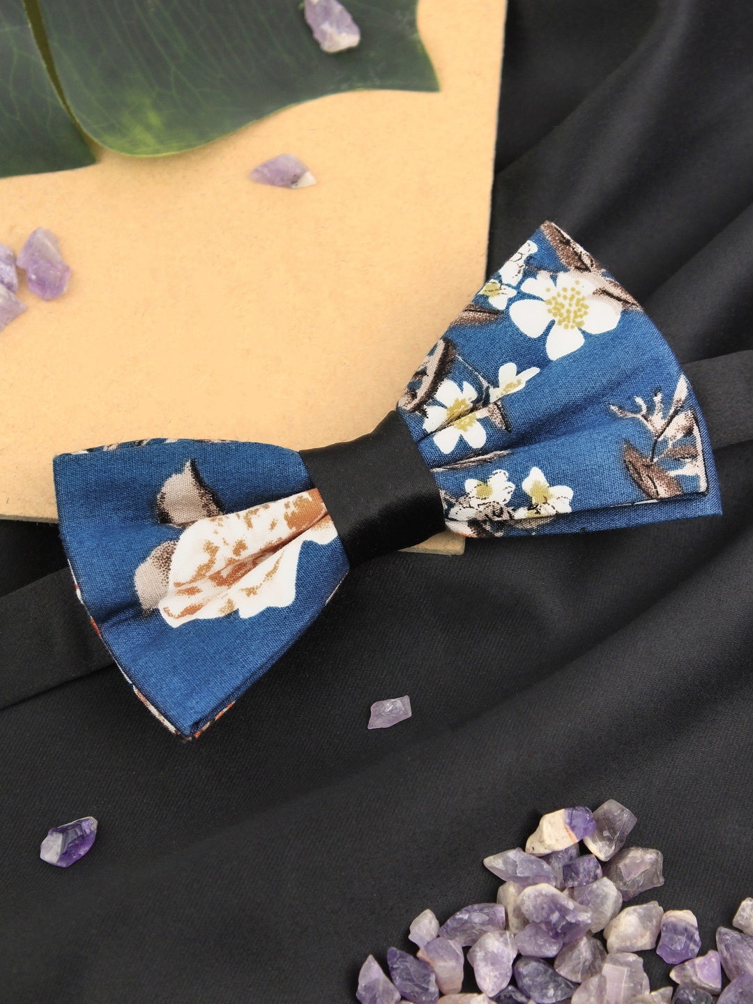 

PELUCHE Men Blue & White Printed Bow Tie