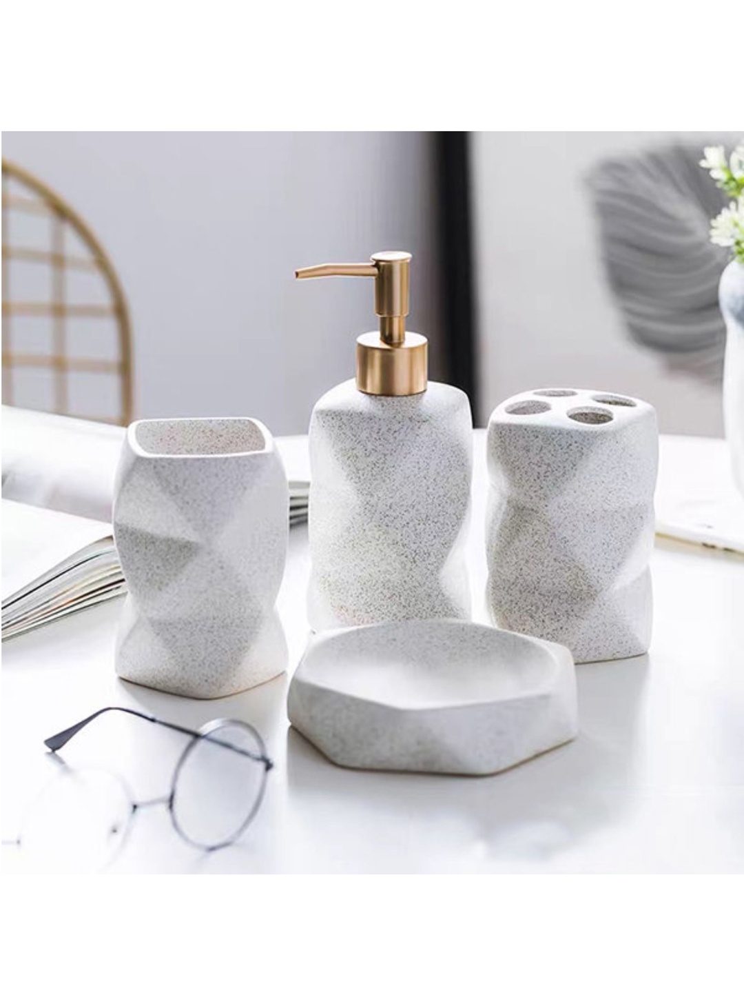 

FabSeasons Set of 4 White Solid Octagon Shaped Bathroom Accessories