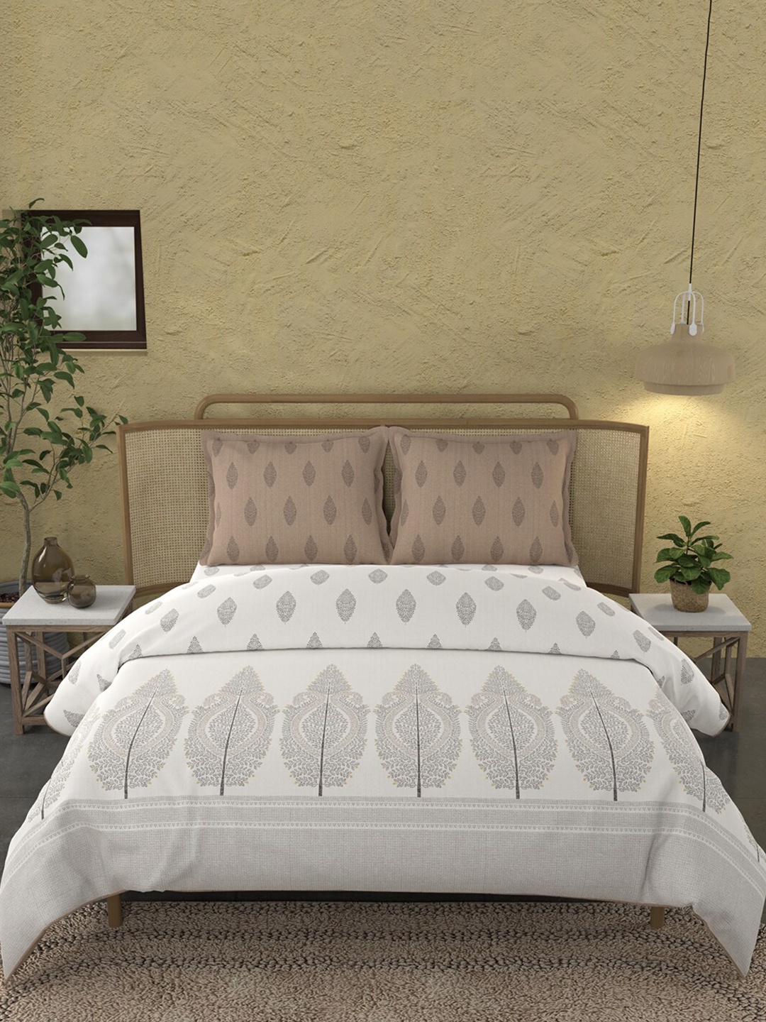

Trident Set of 4 Brown Ethnic Motifs AC Room 150 GSM Double Bed Comforter