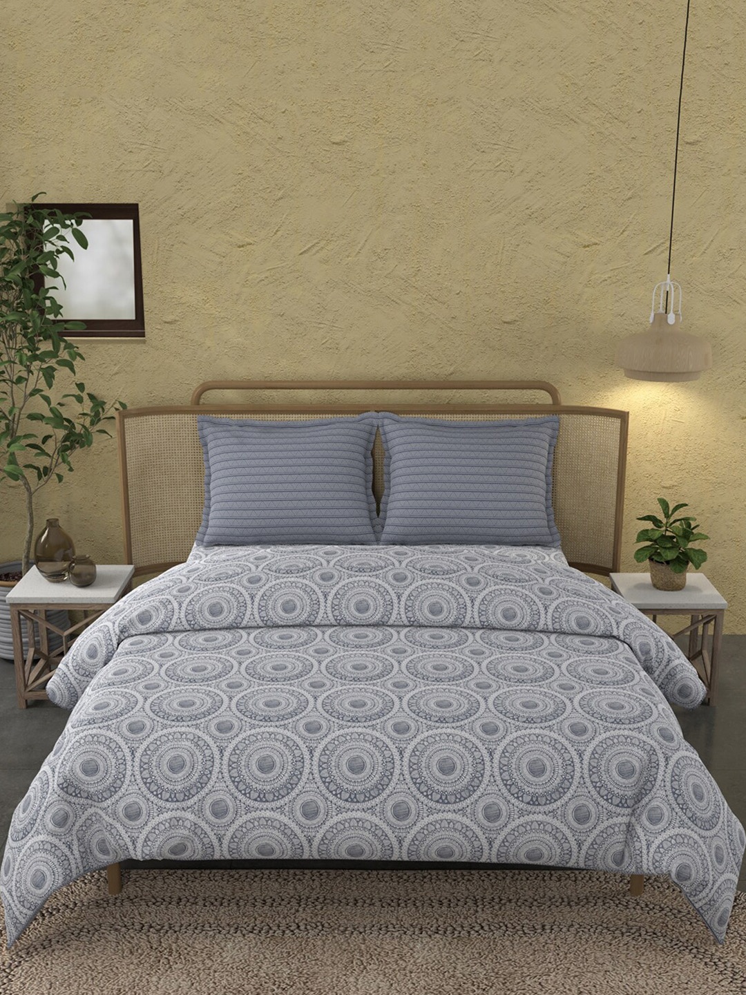 

Trident Blue 150 GSM King Comforter With Bedsheet & 2 Pillow Covers