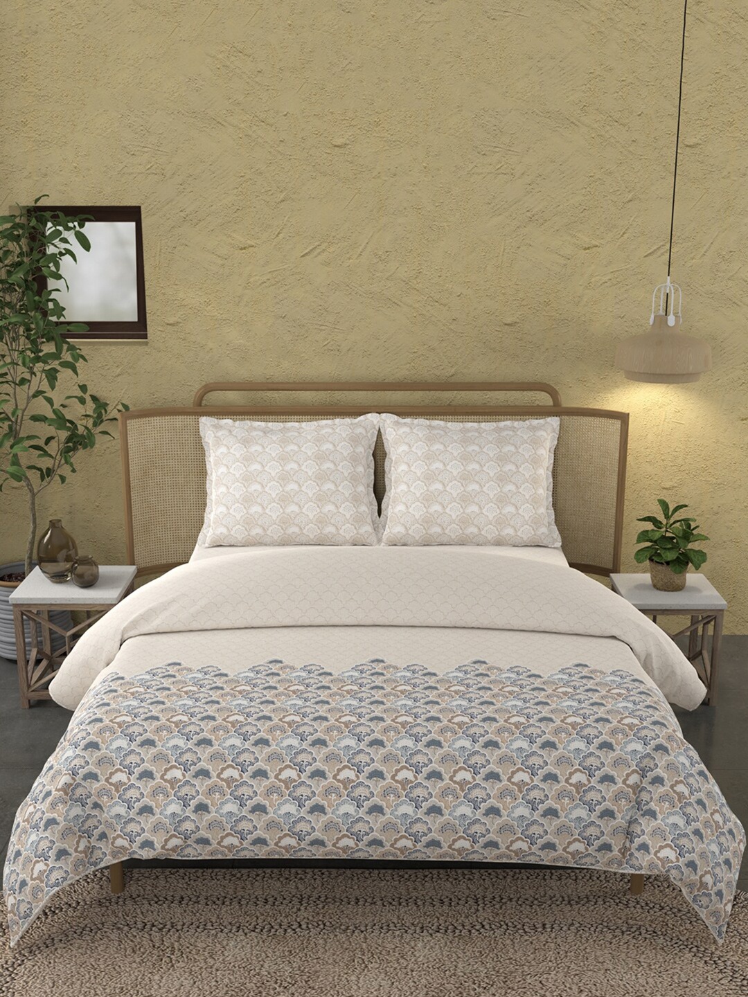 

Trident Set of 4 Beige Ethnic Motifs AC Room 150 GSM Double Bed Comforter Set