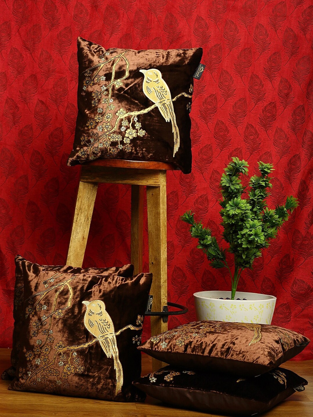 

HOSTA HOMES Brown & Gold-Toned Set of 5 Floral Velvet Square Cushion Covers