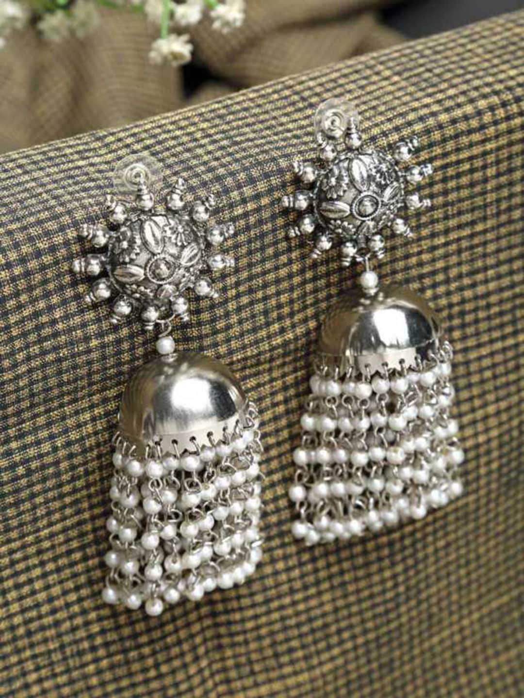 

Vembley Set of 2 Silver-Toned Chandelier Pearl Drop & Dangle Kundan Beads