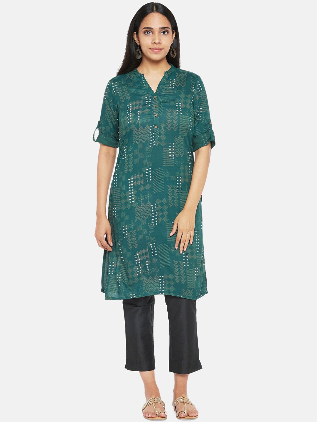 

RANGMANCH BY PANTALOONS Women Green Checked Flared Sleeves Thread Work Kurta