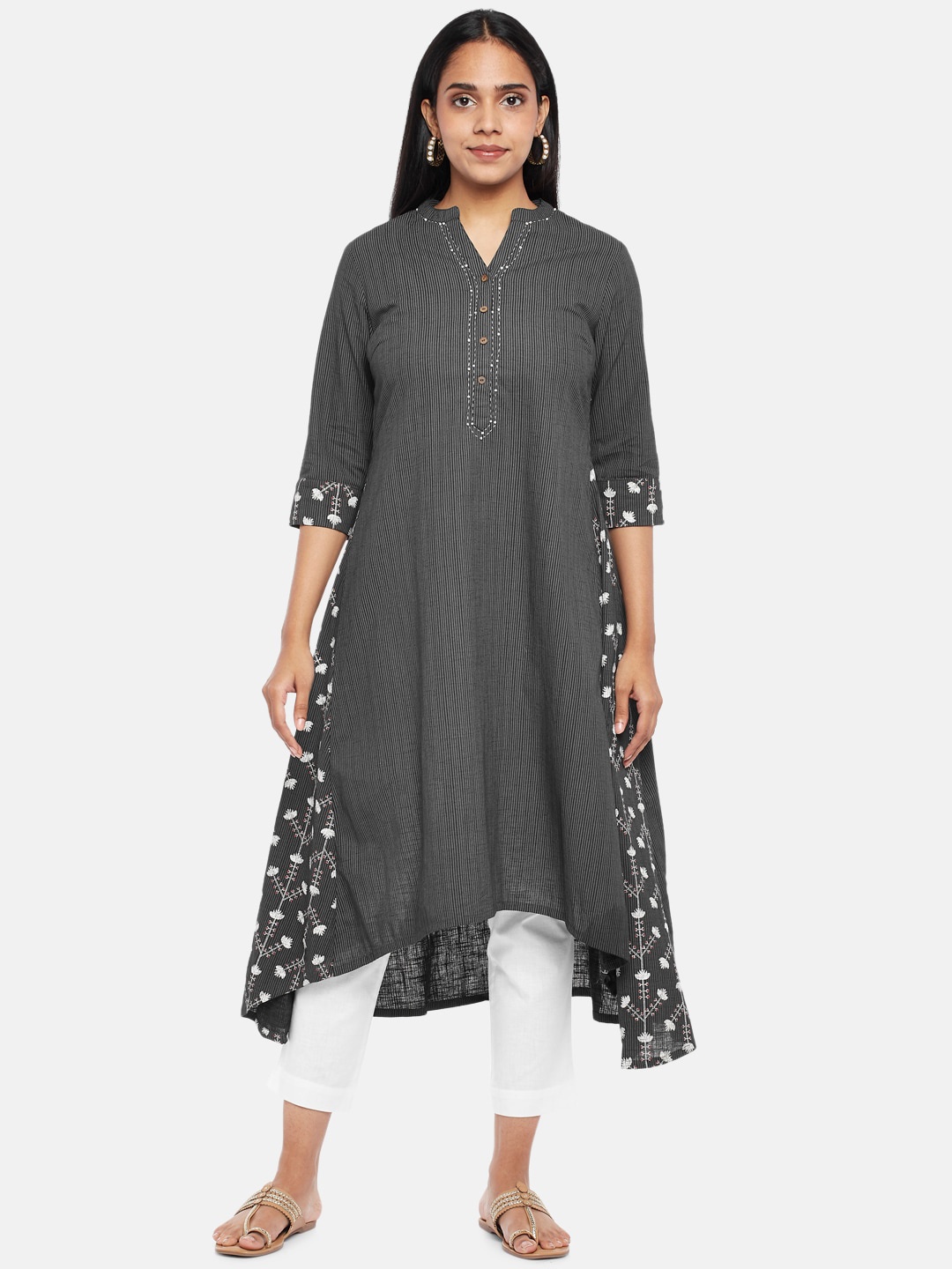 

RANGMANCH BY PANTALOONS Woman Black Striped Kurta