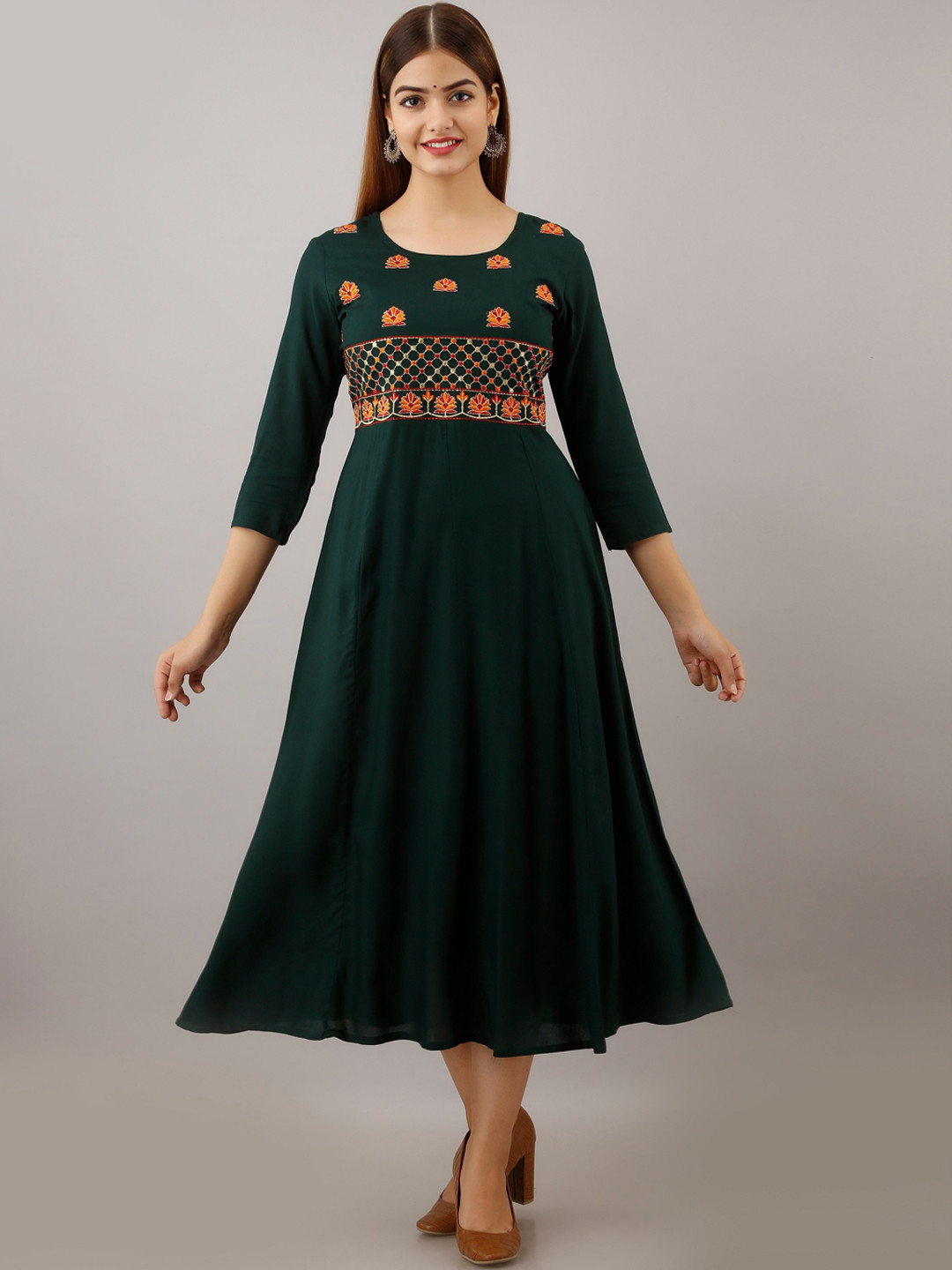 

Women Touch Women Green Geometric Embroidered Thread Work Anarkali Kurta