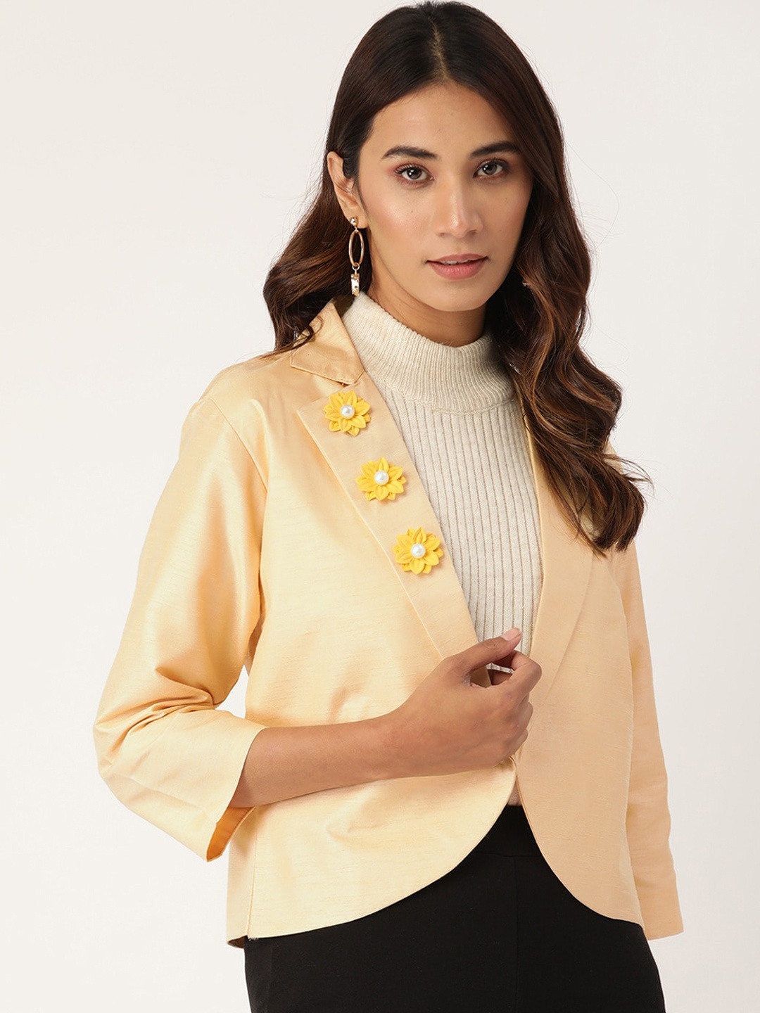 

Cottinfab Women Beige Lightweight Crop Tailored Jacket with Patchwork