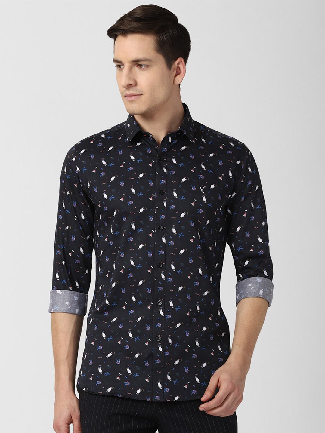 

V Dot Men Black Slim Fit Printed Casual Shirt