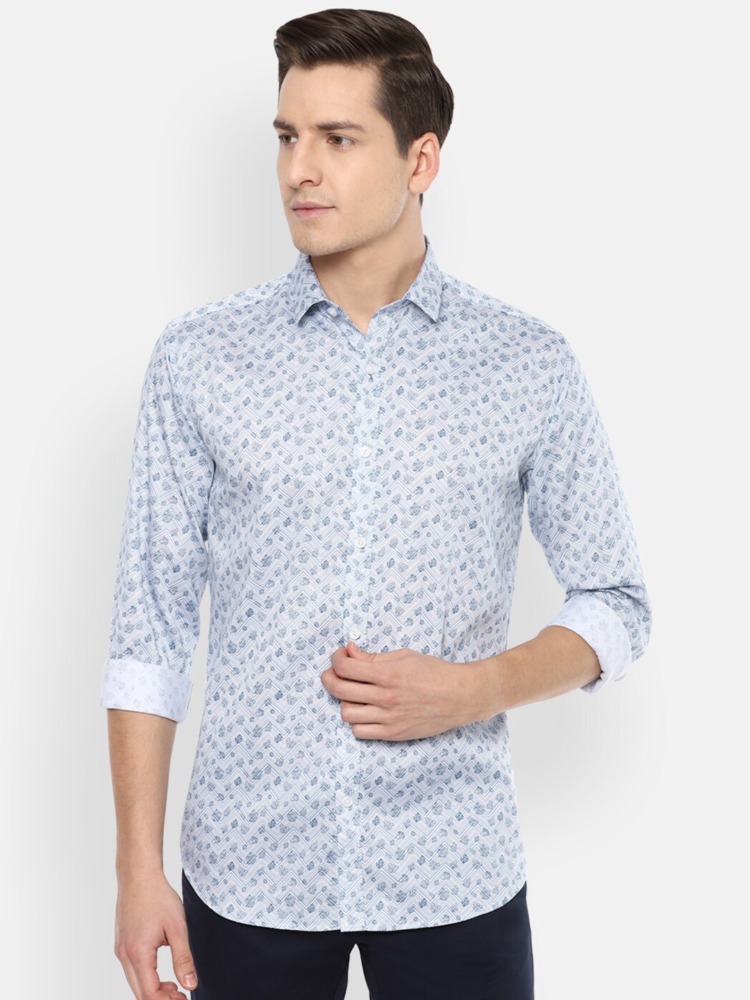 

V Dot Men Blue Slim Fit Floral Printed Casual Shirt