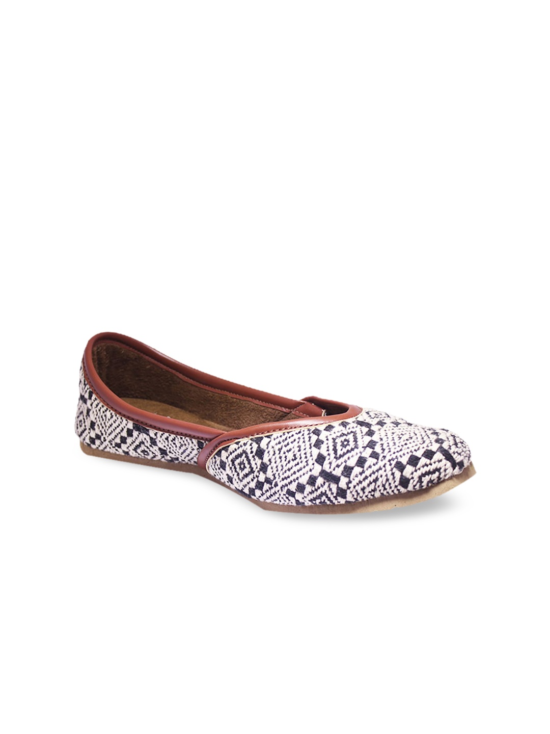 

VEGAN BASICS Women Black& White Mojaris Flats