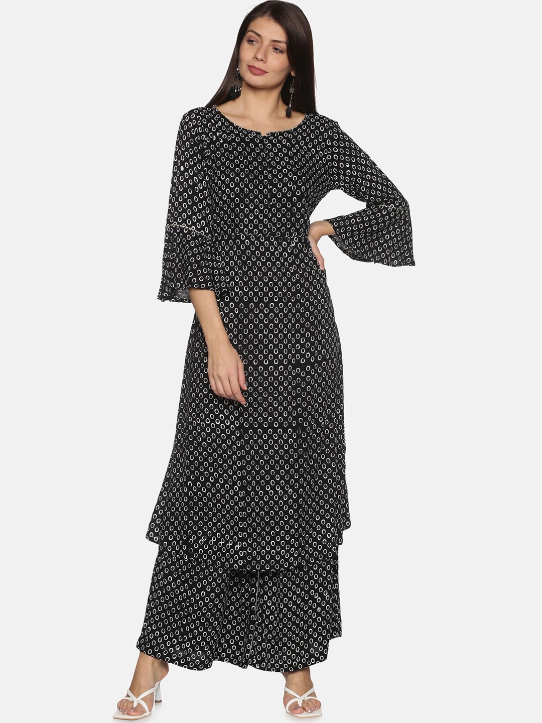 

PNEHA Women Black Printed Kurta with Palazzos