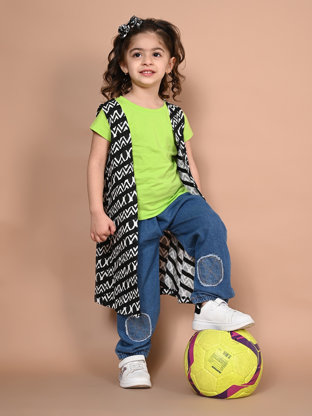 

LilPicks Green Geometric Print Top
