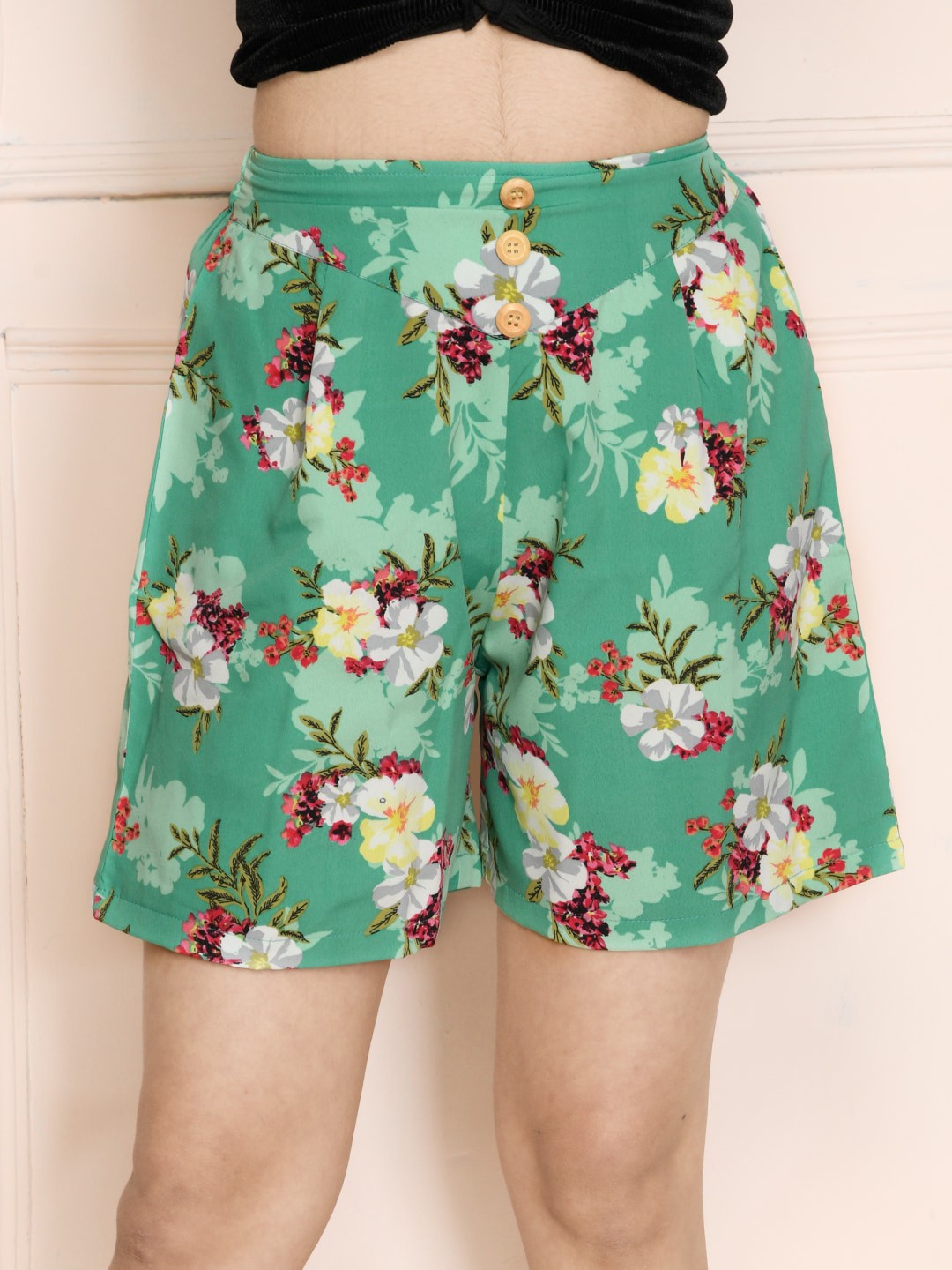 

LilPicks Girls Green Floral Printed Outdoor Shorts