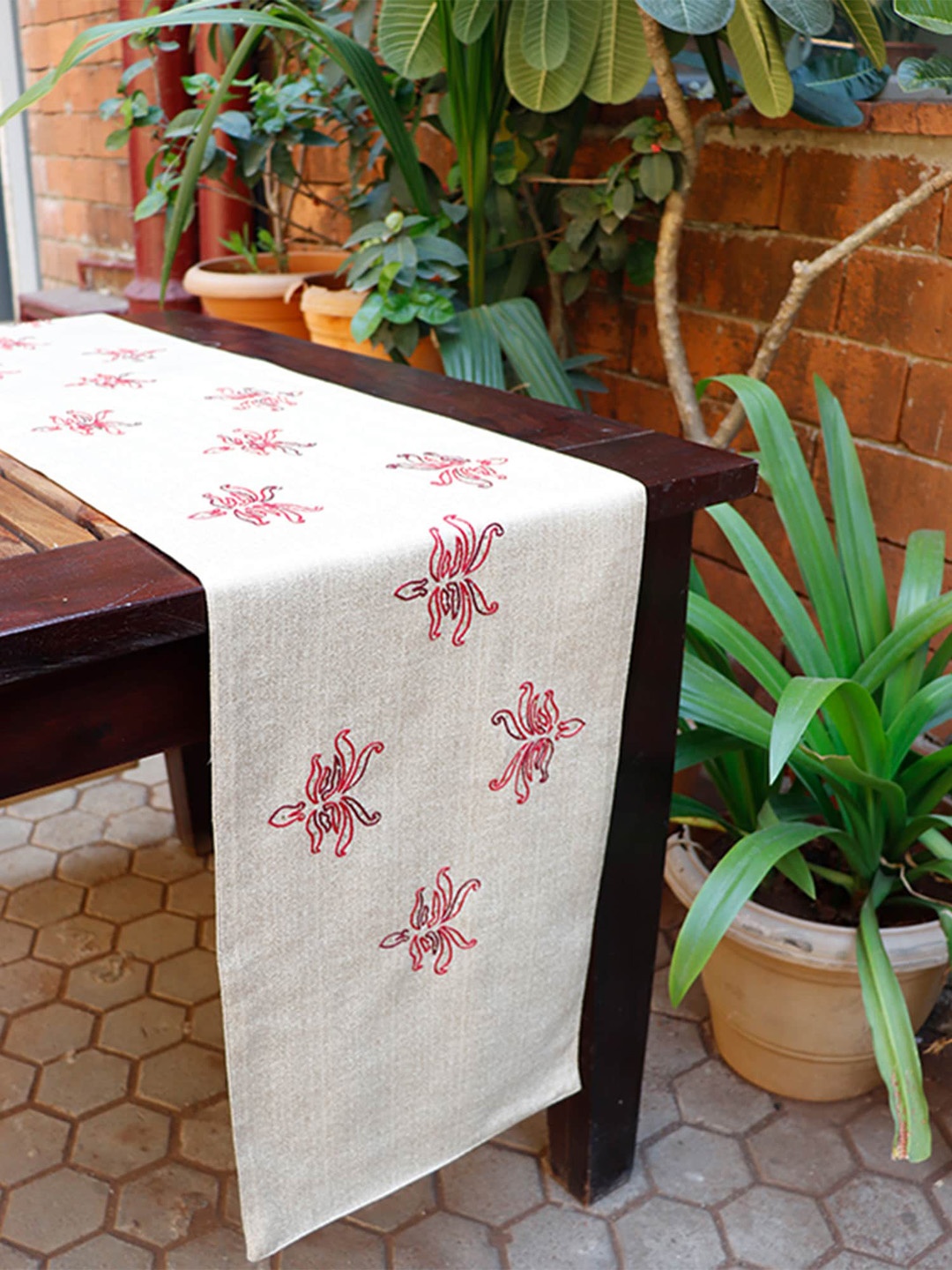 

ZEBA Cream-Coloured & Red Embroidered 6-Seater Table Runner