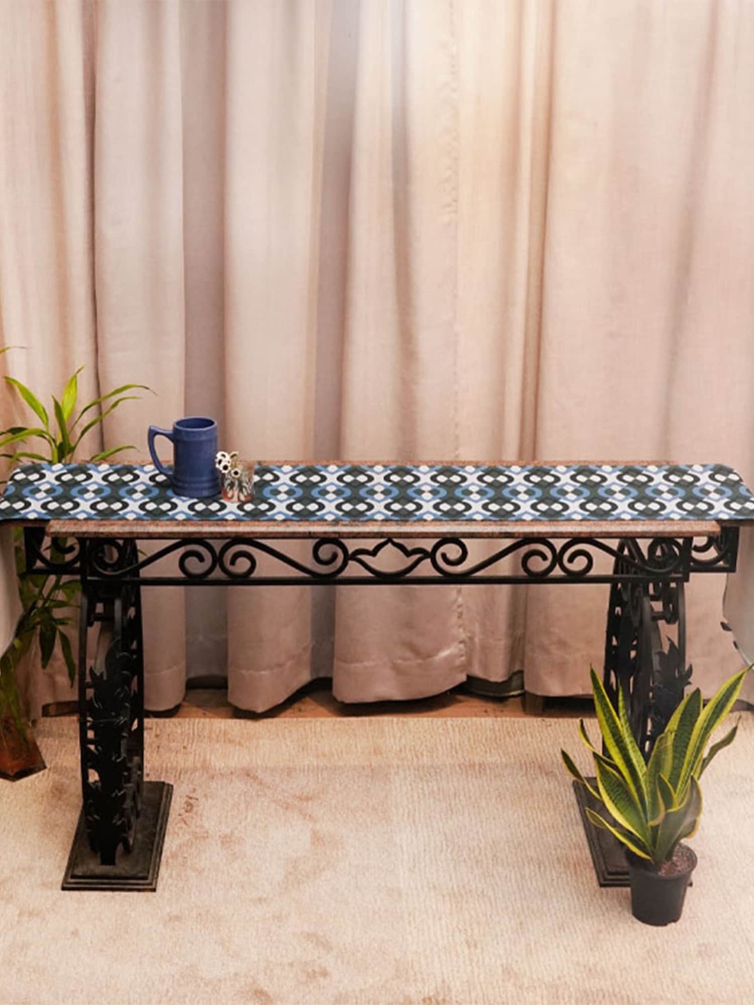 

ZEBA Blue & White Printed 6-Seater Table Runner