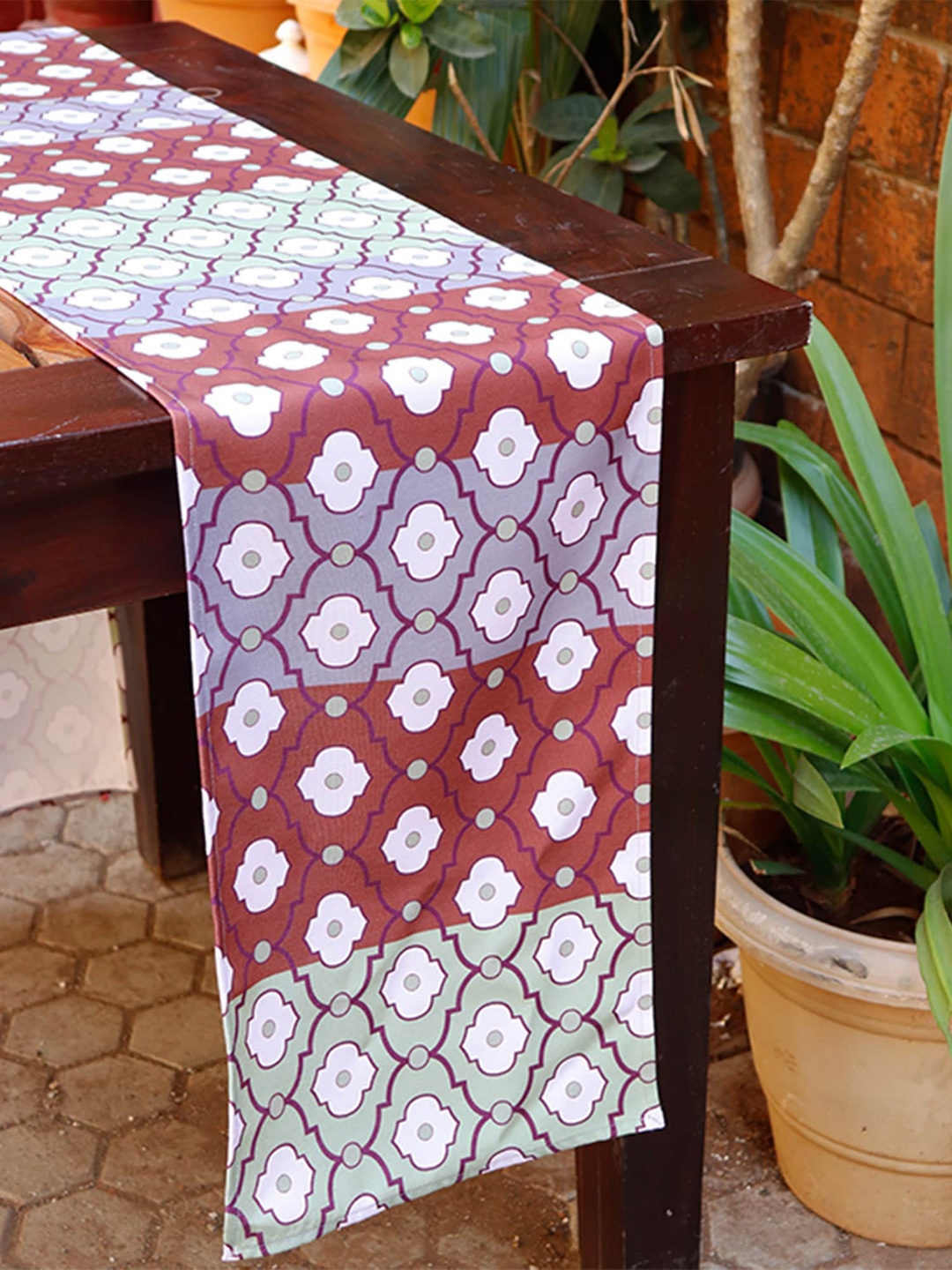 

ZEBA Maroon Geometric Printed 6-Seater Runner