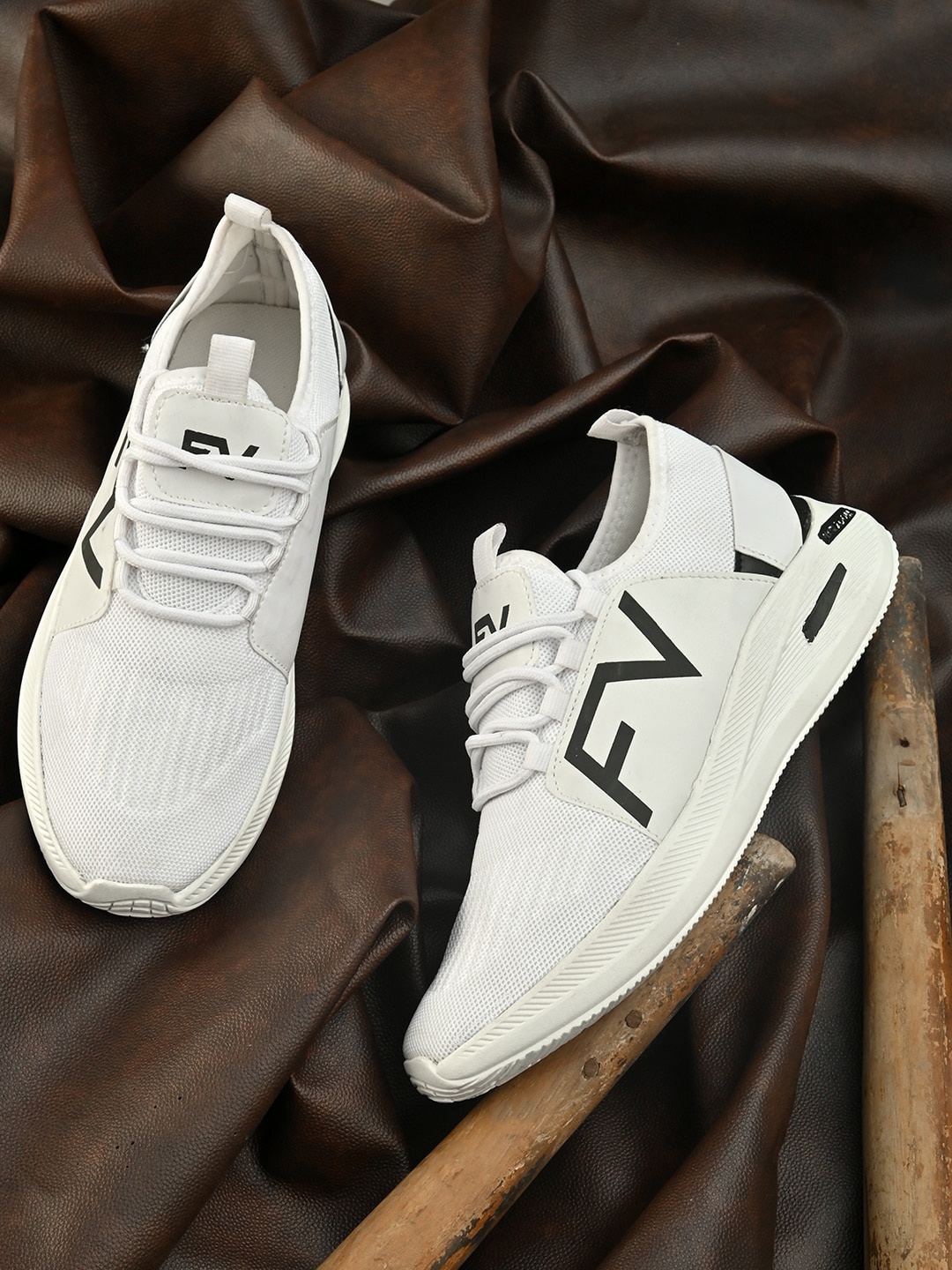 

Fashion Victim Men White Colourblocked Lightweight Sneakers