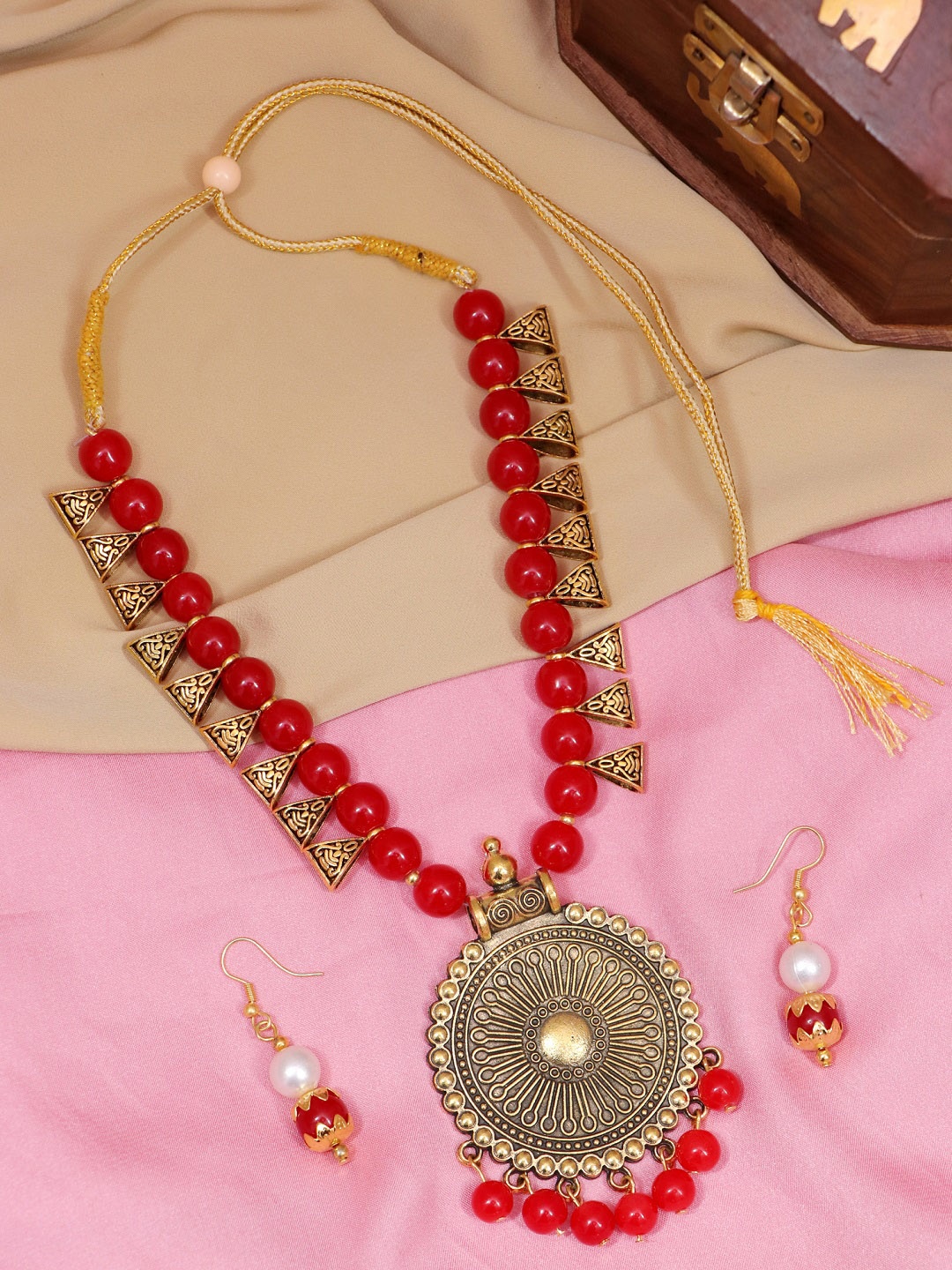 

Crunchy Fashion Women Gold Plated Red Stone Studded Pearl Jewellery Set