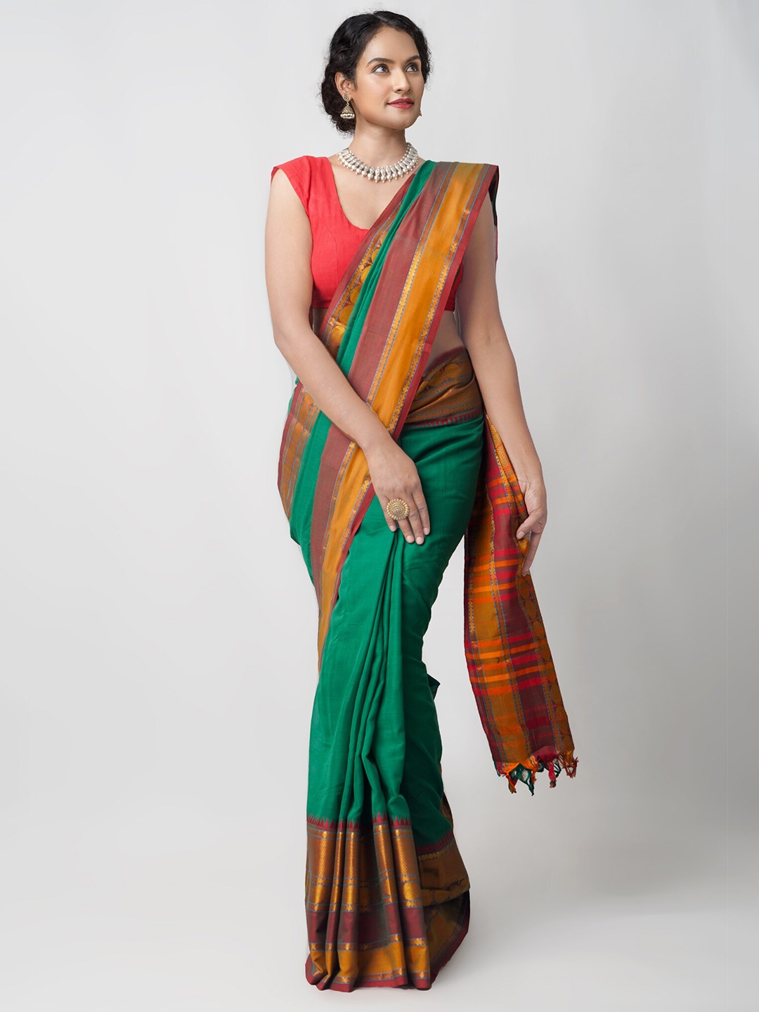 

Unnati Silks Green & Gold-Toned Woven Design Zari Pure Cotton Narayan Peth Saree