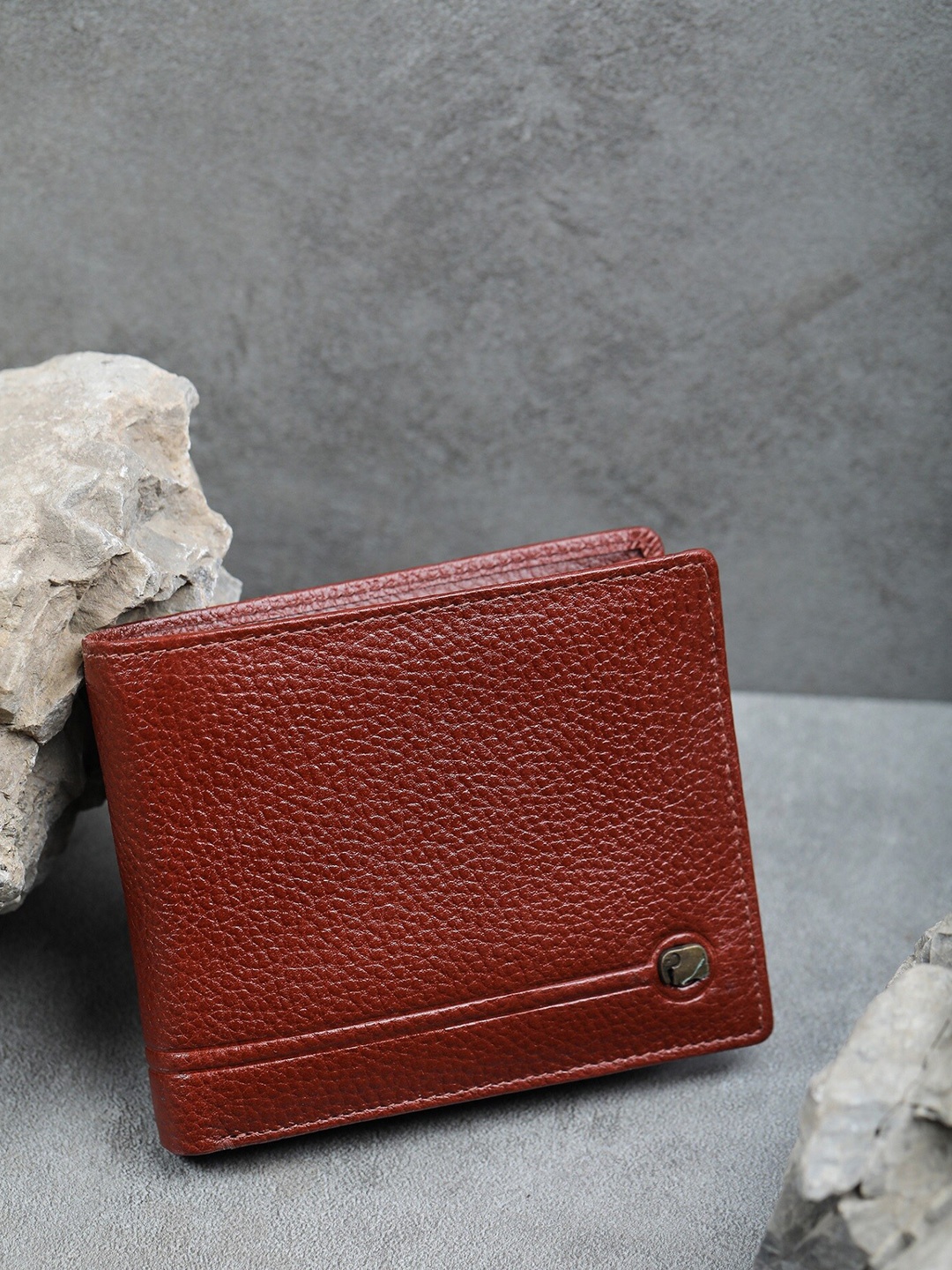 

K London Men Brown Textured Leather Two Fold Wallet