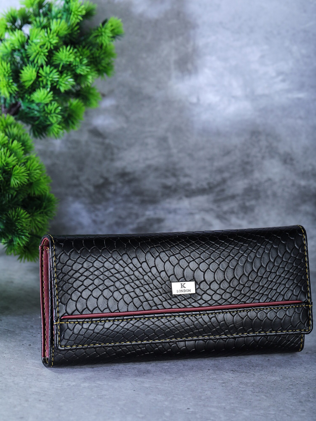 

K London Women Black Abstract PU Envelope