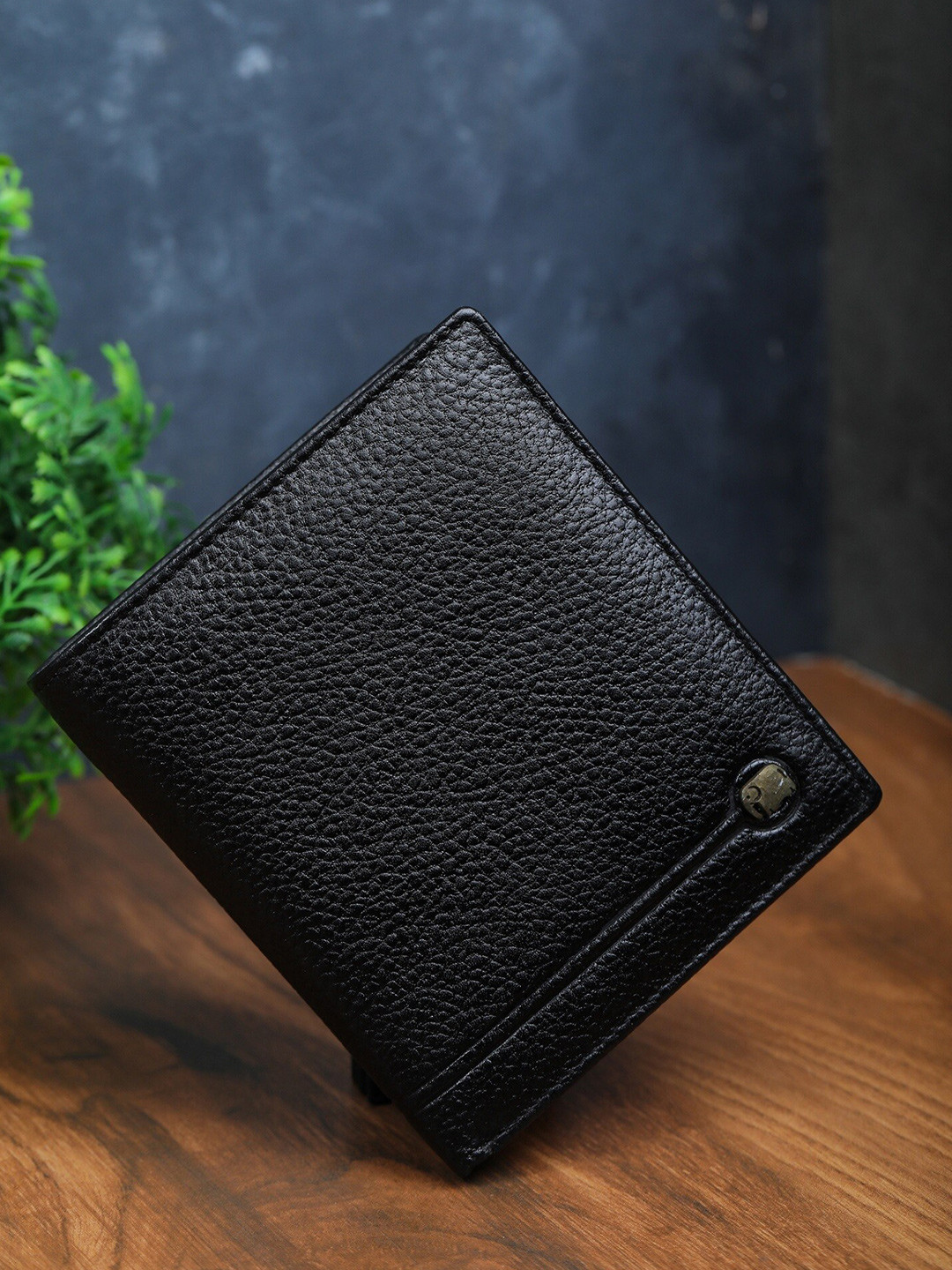 

K London Men Black Textured Leather Two Fold Wallet