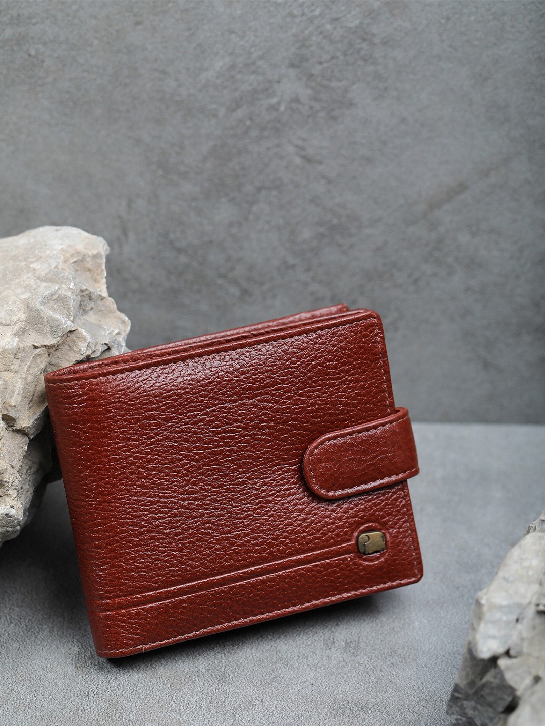

K London Men Brown Textured Leather Two Fold Wallet