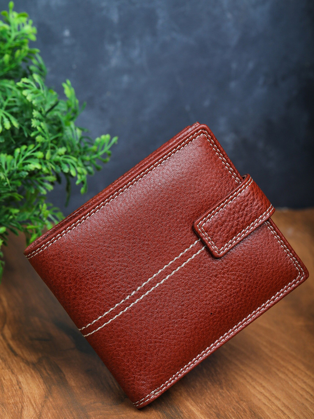 

K London Men Tan Textured Two Fold Leather Wallet