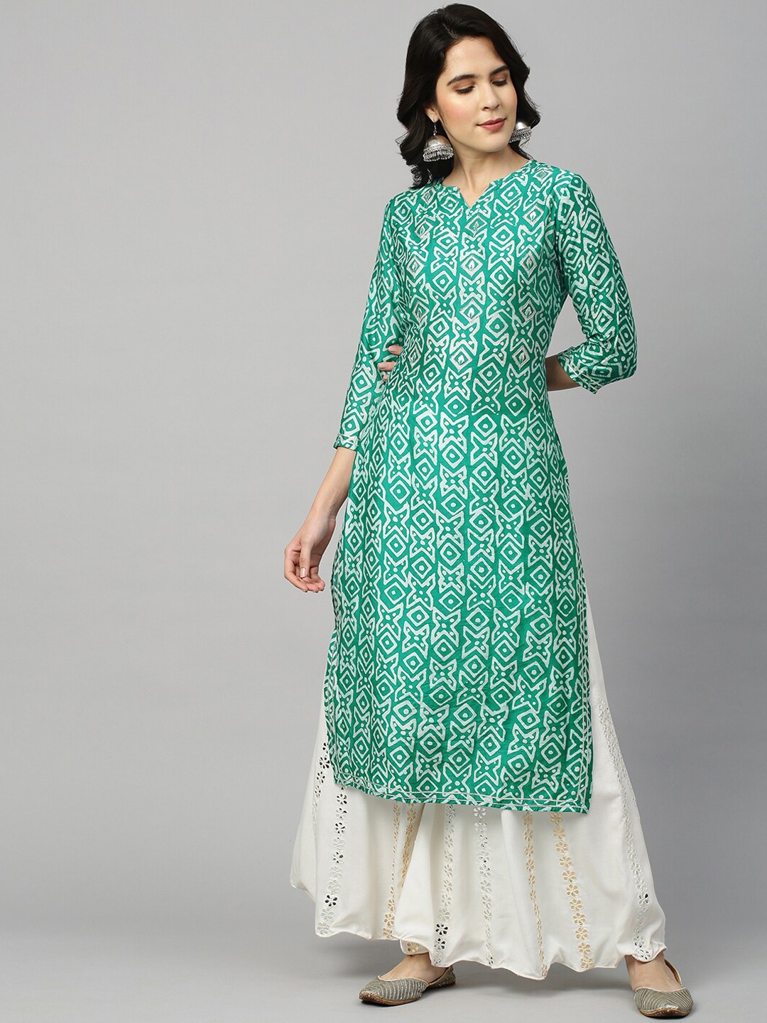 

FASHOR Women Sea Green & Off White Ethnic Motifs Printed Gotta Patti Work Straight Kurta