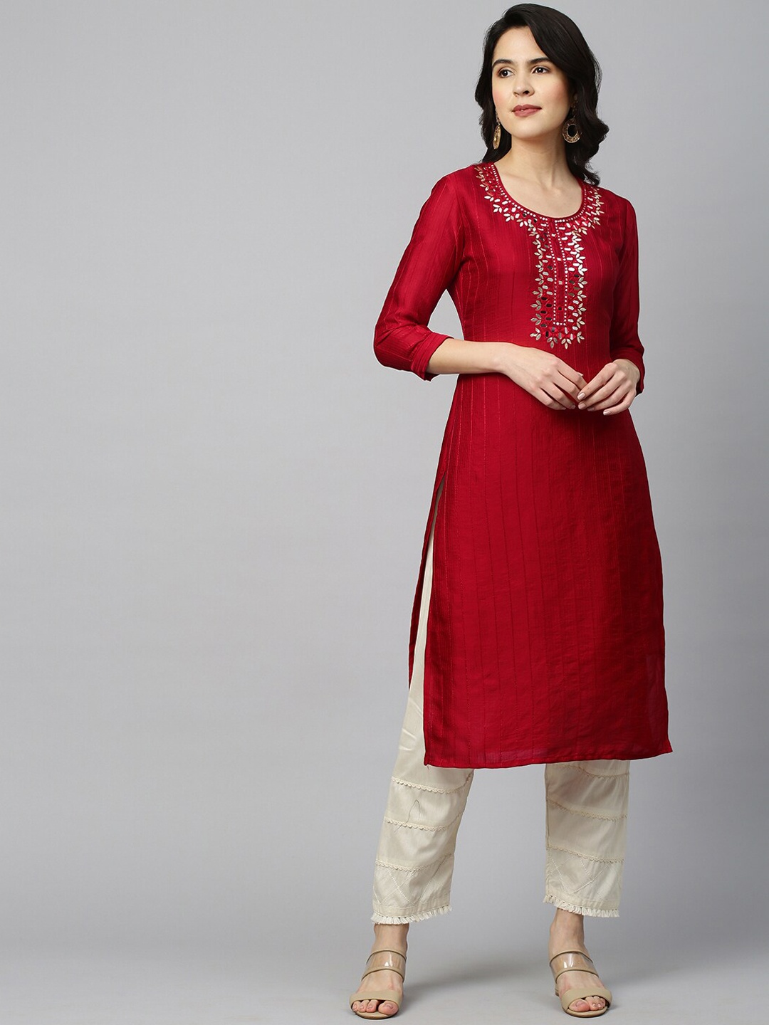

FASHOR Women Red Geometric Yoke Design Thread Work Kurta, Maroon