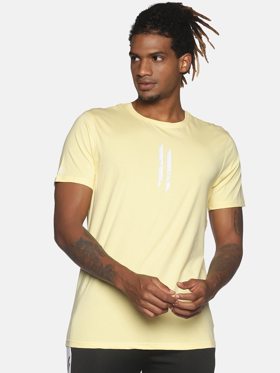 

ATTIITUDE Men Yellow Typography Printed Raw Edge Cotton Slim Fit T-shirt