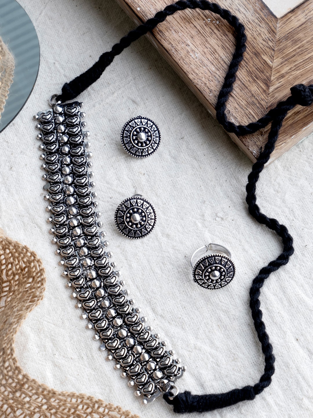 

Infuzze Oxidised Silver-Plated Jewellery Set