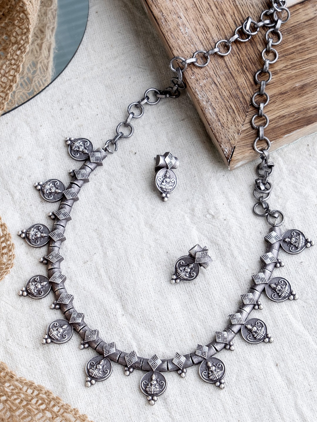 

Infuzze Oxidised Silver-Plated Beaded Jewellery Set