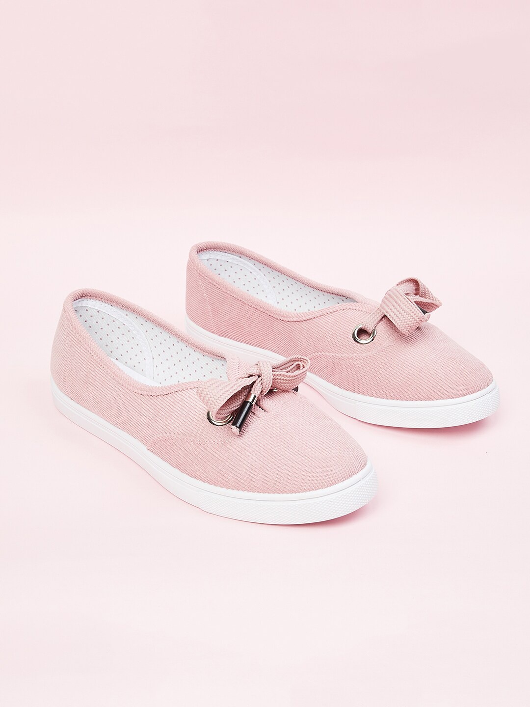 

max Women Pink Slip-On Sneakers