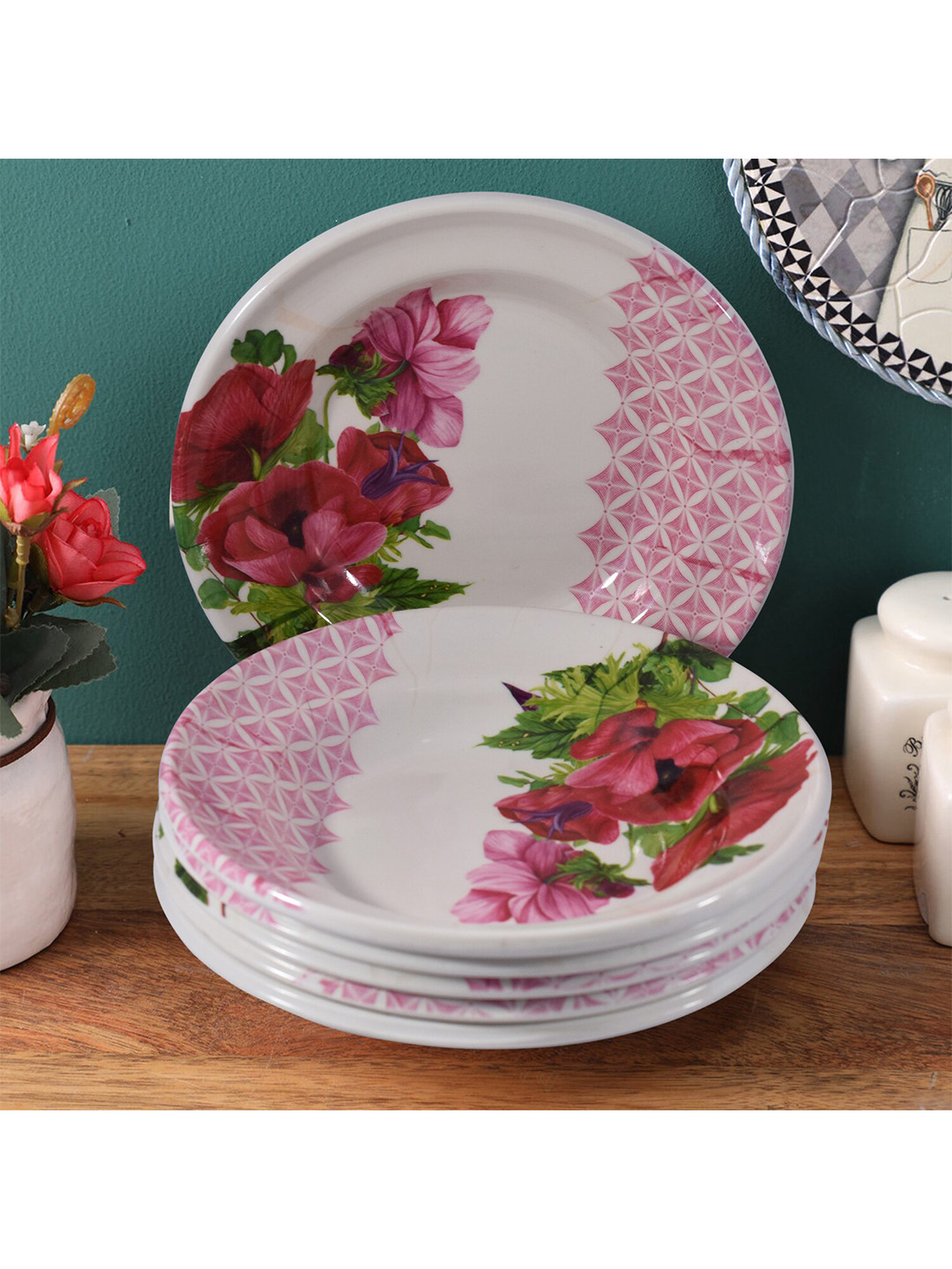 

Gallery99 White & Maroon 6 Pieces Floral Printed Melamine Glossy Plates