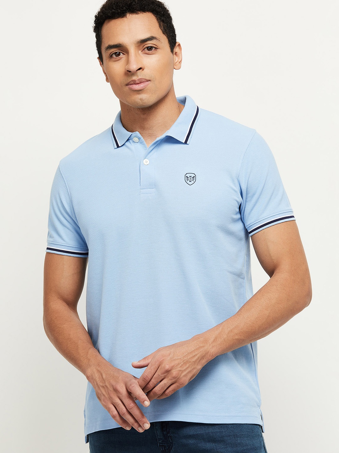 

max Men Blue Solid Polo Collar T-shirt