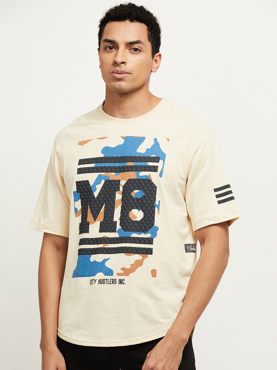 

max Men Off White Typography Printed T-shirt