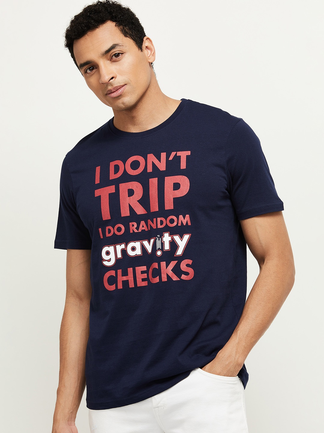 

max Men Navy Blue & Red Typography Printed Pure Cotton T-shirt