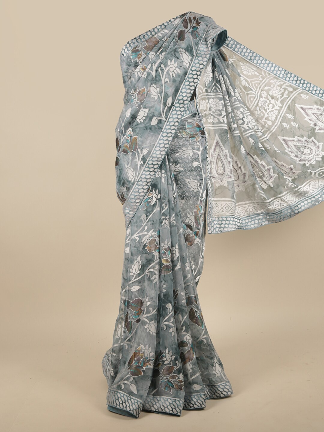 

Pothys Blue & White Floral Printed Saree
